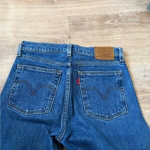Women’s Levi Wedgie Size 25
